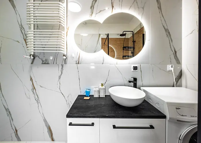 Pulaskiego Old Town By Bookinghost * Breslavia